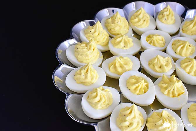 https://addapinch.com/wp-content/blogs.dir/3/files/2010/11/deviled-eggs-recipe-DSC_0287.jpg