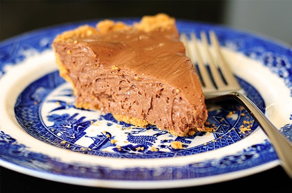 chocolate candy bar pie