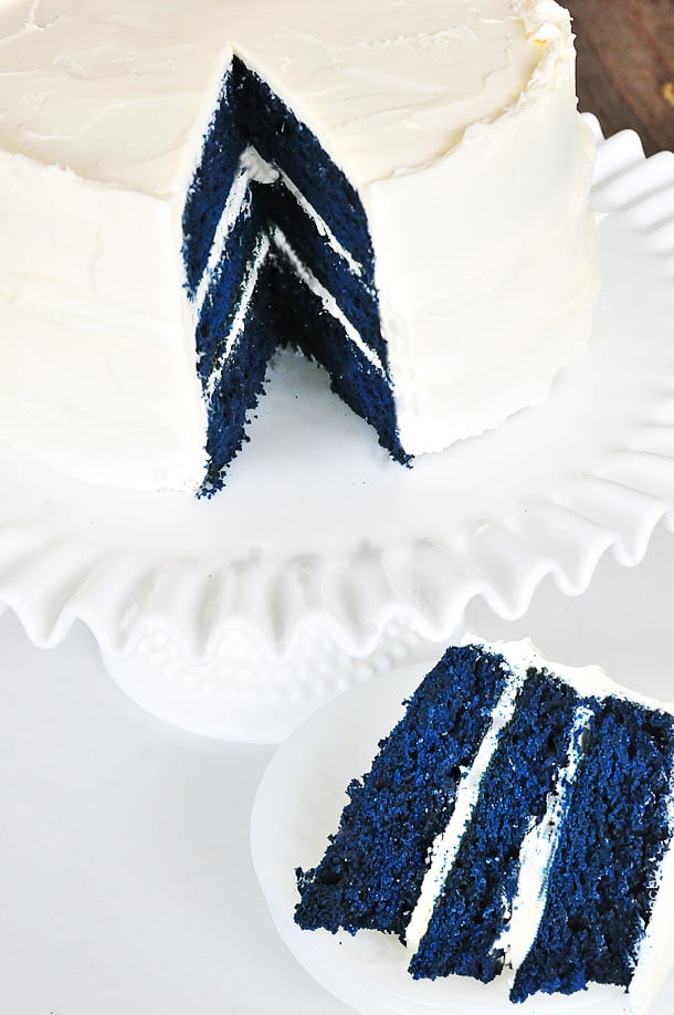 6 Cup Bundt Pan in Royal Blue