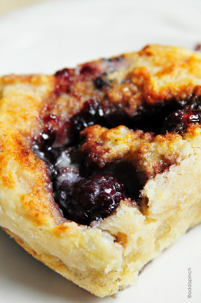 Blackberry Breakfast Cobbler Recipe - Cooking | Add a Pinch