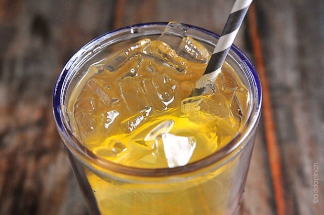 Green Tea Lemonade | addapinch.com