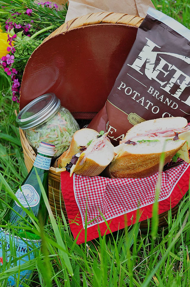 A Simple, Perfect Picnic | ©addapinch.com