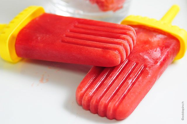 Strawberry Lemonade Popsicles | ©addapinch.com