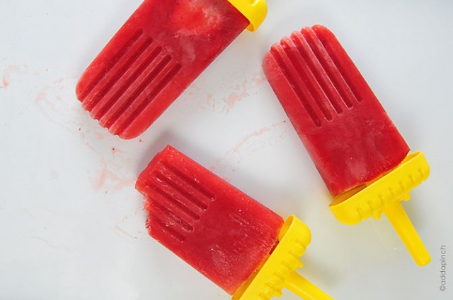 Strawberry Lemonade Popsicles | ©addapinch.com