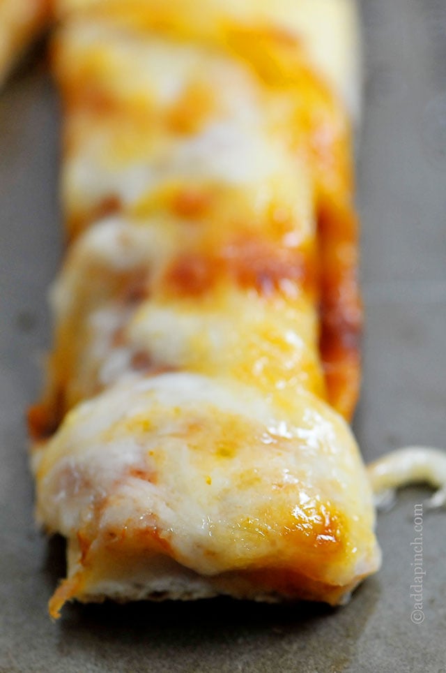 Cheesy Pizza Sticks | ©addapinch.com