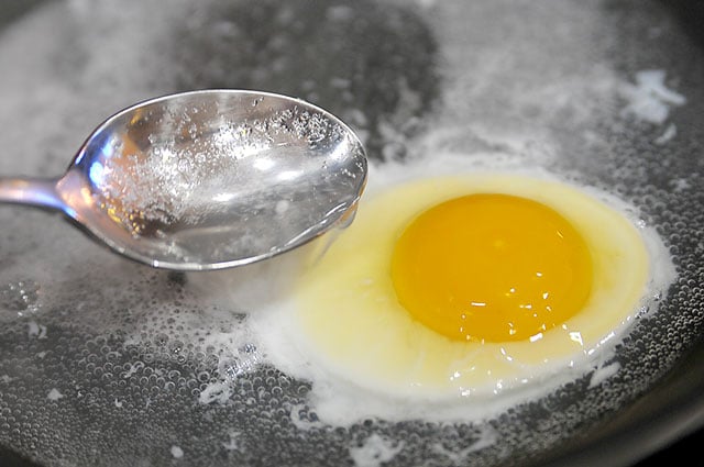 Perfect Sunny-Side Up Eggs – How to Make Sunny-Side Up Eggs