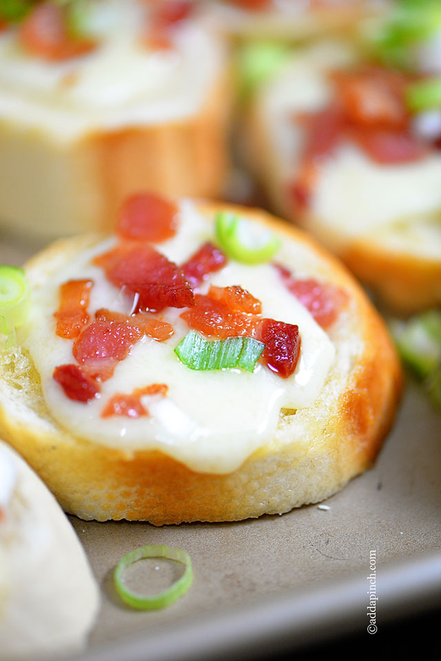 Cheesy Bacon Bread | ©addapinch.com