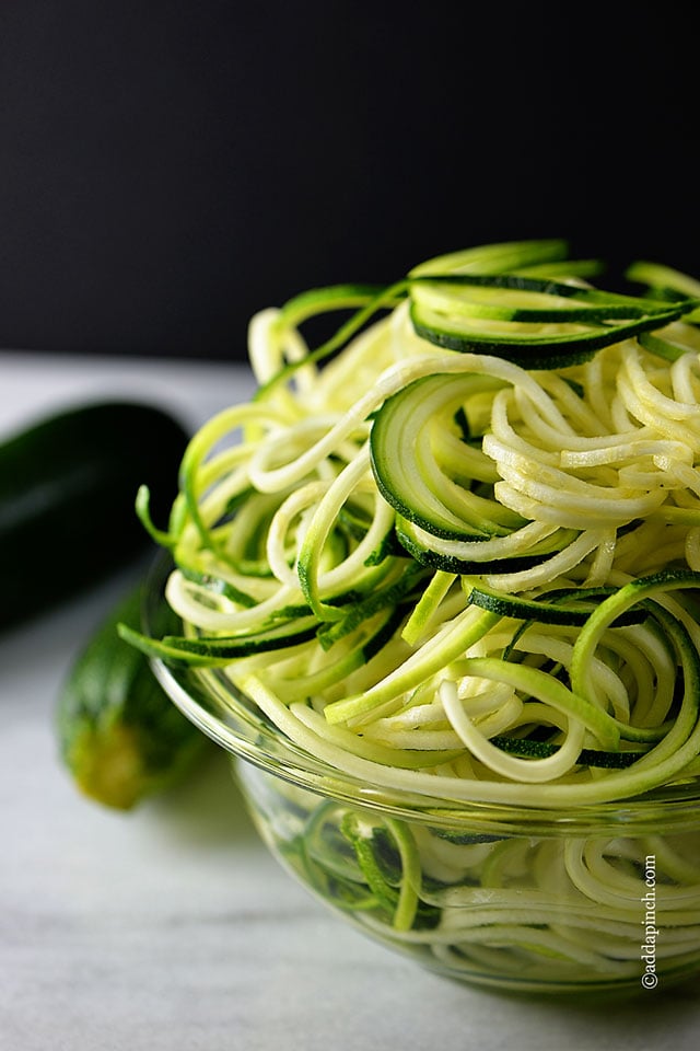 How to Make Zucchini Noodles {ZOODLES}- Mama Loves Food