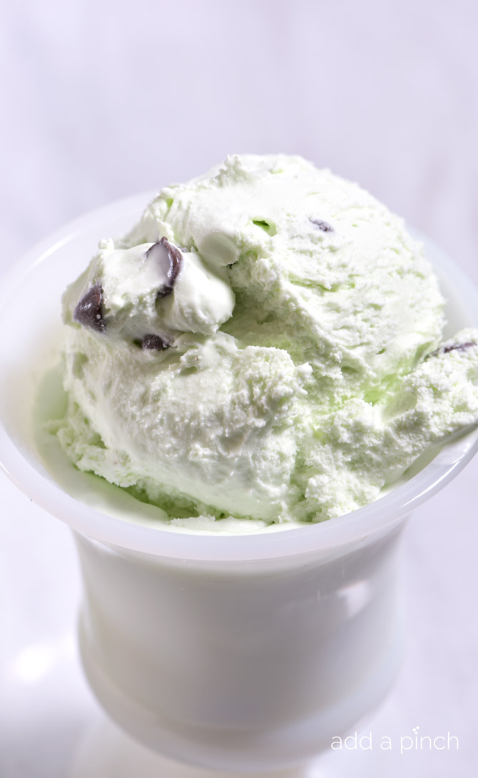 Mint Chocolate Chip Ice Cream made from simple ingredients and so easy! If you have mint chocolate chip ice cream lovers in your house, you need this recipe! // addapinch.com