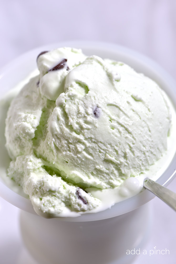 Mint Chocolate Chip Ice Cream made from simple ingredients and so easy! If you have mint chocolate chip ice cream lovers in your house, you need this recipe! // addapinch.com