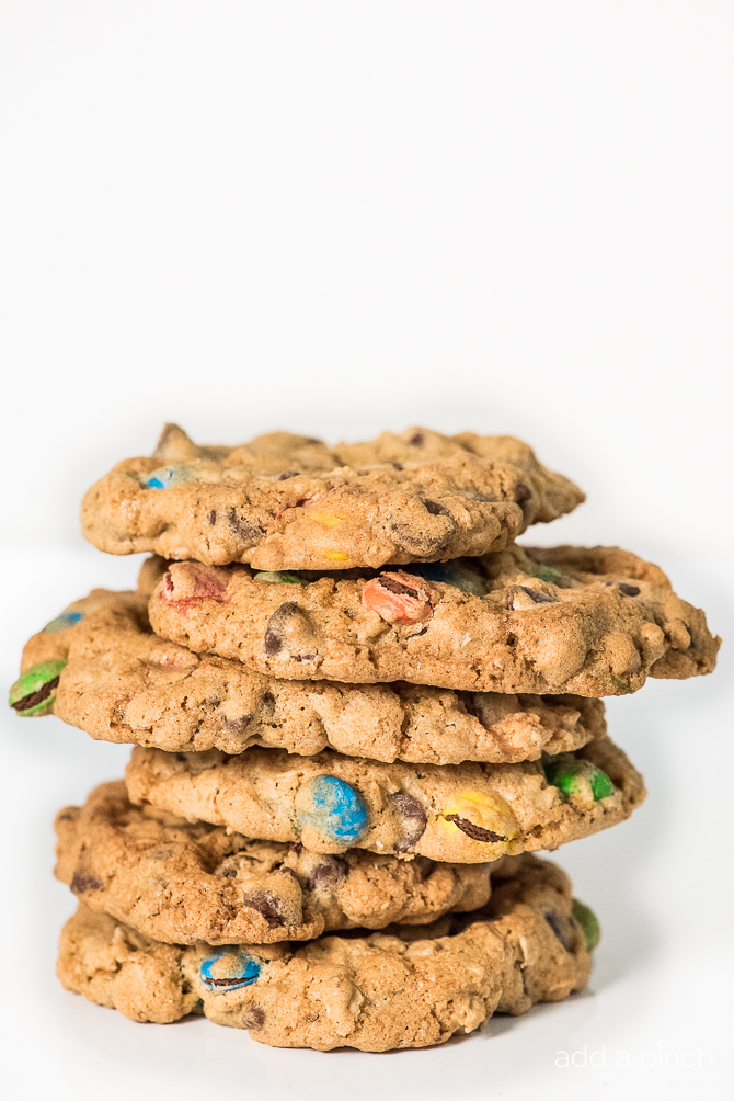 https://addapinch.com/wp-content/blogs.dir/3/files/2015/06/monster-cookies-recipe-0016-3.jpg