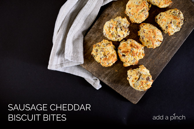 These sausage cheddar biscuit bites are a quick and easy, yet oh so delicious biscuit recipe your whole family is sure to love! // addapinch.com