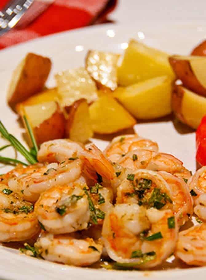 Rosemary Shrimp Recipe - Rosemary shrimp makes for an easy, yet elegant supper! Perfect for company or a weeknight meal! // addapinch.com