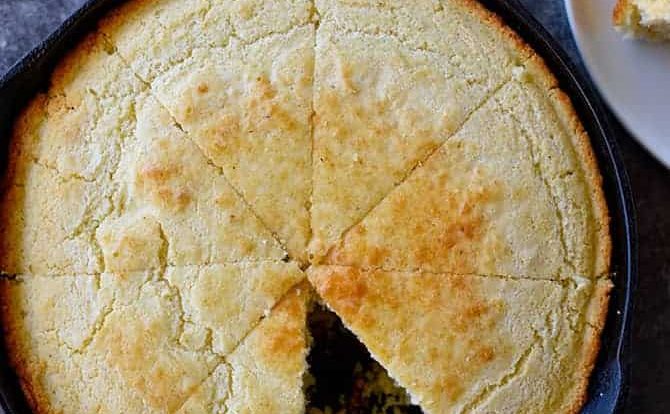 Southern Cornbread Recipe - Cornbread makes a classic Southern side dish. Southern cornbread is made with cornmeal, flour, buttermilk, eggs and ready in 30 minutes! // addapinch.com