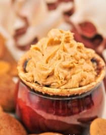 Gingerbread Cookie Dough Dip Recipe