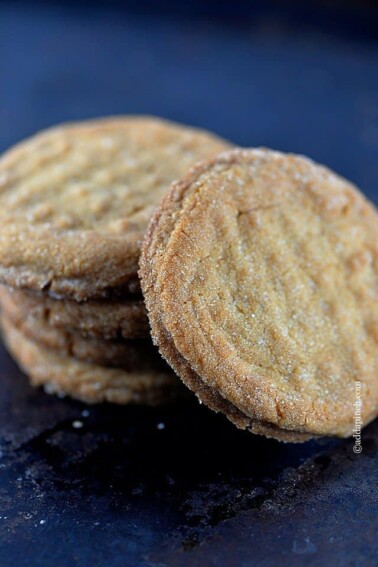 Peanut Butter Cookies | addapinch.com