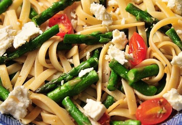 Spring Asparagus and Tomato Pasta with Feta Recipe