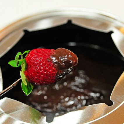 Chocolate Fondue Recipe (Just 3 Ingredients!)