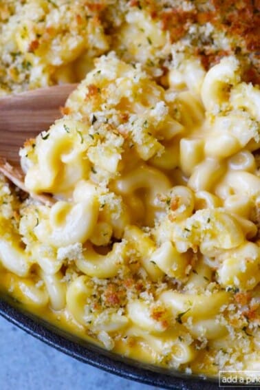 Close photograph of skillet Mac and Cheese