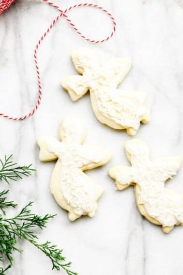 Cut Out Sugar Cookie Recipe - This sugar cookie recipe is an heirloom family recipe used for generations. A simple sugar cookie recipe that makes perfect roll out sugar cookies that are perfect for decorating. // addapinch.com