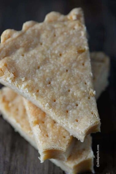 Shortbread makes an easy, elegant, and oh so delicious cookie recipe. This family favorite shortbread recipe is perfect for entertaining or giving as gifts. // addapinch.com