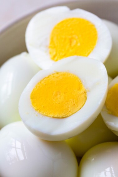 Photo of perfectly cooked, easy to peel hard boiled eggs.