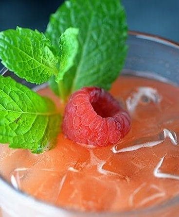 Raspberry Lemonade Recipe from addapinch.com