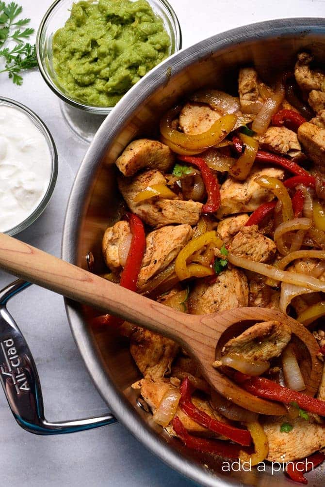 Chicken Fajita Recipe - This Chicken Fajita recipe makes a quick, delicious meal perfect for a busy weeknight supper or a fun weekend meal! // addapinch.com