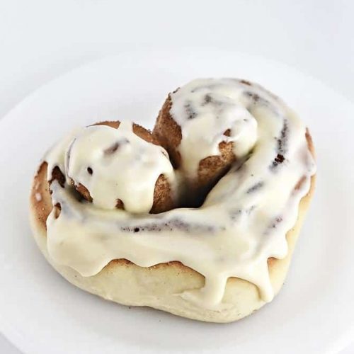 How to Make Heart Shaped Cinnamon Rolls for Valentine's Day