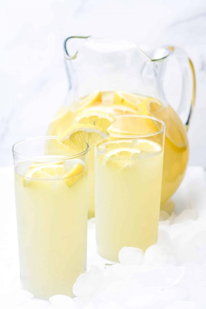 Lemonade Recipe - Refreshing homemade Fresh Lemonade recipe made with fresh lemons! It's a classic delicious drink perfect for any occasion! Makes the perfect cold drink and is such a family favorite! // addapinch.com