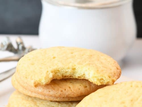 https://addapinch.com/wp-content/uploads/2015/10/southern-teacake-cookies-recipe-3315-500x375.jpg