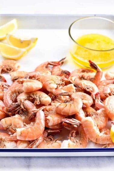 Boiled Shrimp Recipe - This Boiled Shrimp Recipe makes perfectly boiled shrimp every time! So versatile for a quick and easy weeknight super or for entertaining! // addapinch.com