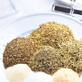 Italian Seasoning Mix Recipe - Italian Seasoning Mix makes a great seasoning mix to keep on hand in your pantry. A delicious savory addition to so many Italian dishes from spaghetti to lasagna or to sprinkle on chicken! It is an essential! // addapinch.com