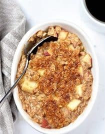 Apple Crisp Oatmeal - Apple Crisp Oatmeal is the perfect combination of everyone's favorite fall dessert and breakfast! Ready in minutes, my apple crisp oatmeal is definitely a family favorite! // addapinch.com