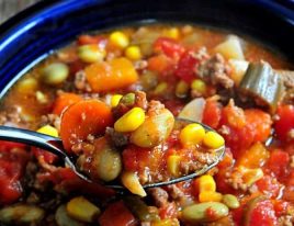Slow Cooker Vegetable Soup Recipe - This Slow Cooker Vegetable Soup recipe is so simple to make and absolutely scrumptious. A definite family favorite! // addapinch.com