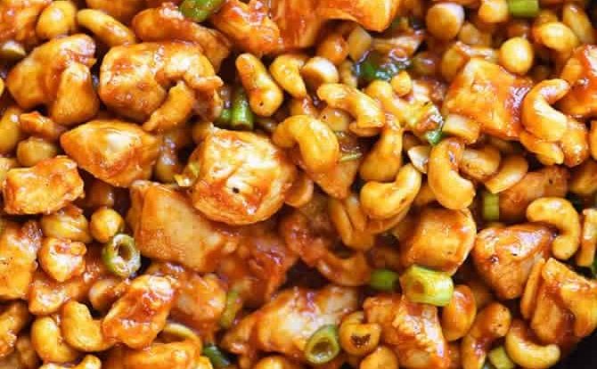 Cashew Chicken Recipe - This Cashew Chicken recipe makes a favorite quick and easy recipe perfect for busy weeknights! Ready and on the table faster than takeout! // addapinch.com