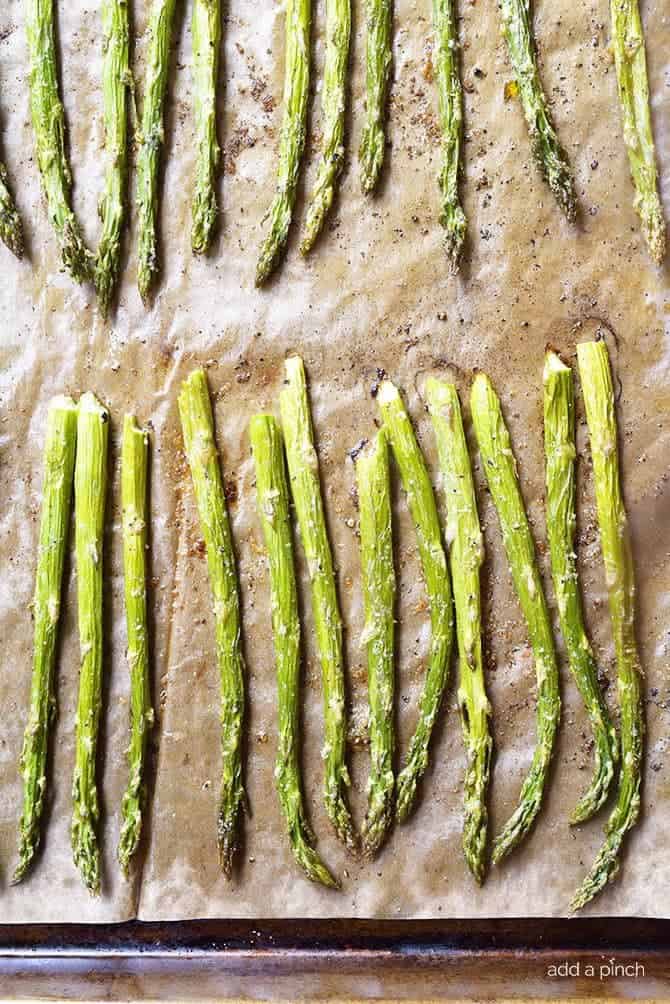 What is a good recipe for roasted asparagus with garlic?