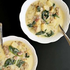 Zuppa Tuscana Recipe - This Zuppa Toscana recipe tastes just like the famous Olive Garden soup and is ready 30 minutes! // addapinch.com