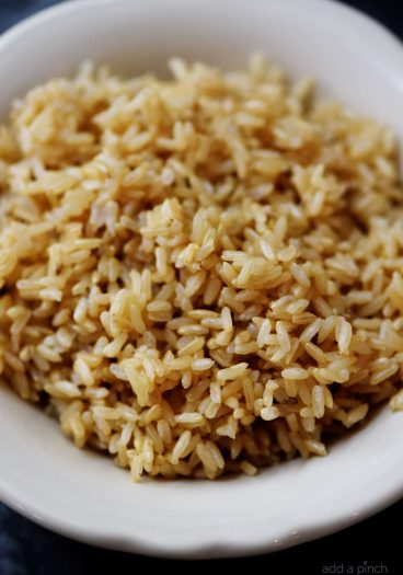 Instant Pot Brown Rice Recipe - This no-fail, easy as can be brown rice recipe is perfect for busy weeknights and easy meal prep! // addapinch.com