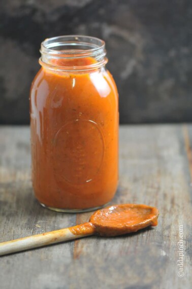 Pizza Sauce Recipe – This pizza sauce recipe is perfect for homemade pizzas! This is so easy to make using simple ingredients for delicious pizza nights! // addapinch.com