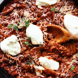 Skillet Lasagna Recipe - This quick and easy recipe is the perfect weeknight solution for the lasagna lover! Made in one pan, this skillet recipe is a definite favorite! // addapinch.com