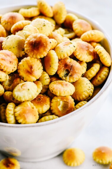 Ranch Oyster Crackers Recipe - Quick, easy and absolutely addictive, these delicious ranch crackers make the perfect nibble or snack! // addapinch.com