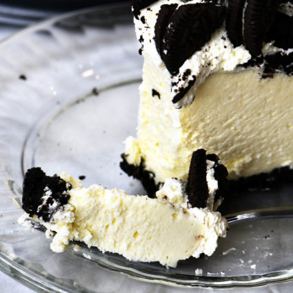 Instant Pot Oreo Cheesecake Recipe - The perfect cheesecake recipe for the Oreo lover! Put your Instant Pot to work to make this delicious, failproof cheesecake recipe in a fraction of the time! // addapinch.com