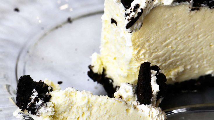 Instant Pot Oreo Cheesecake Recipe - The perfect cheesecake recipe for the Oreo lover! Put your Instant Pot to work to make this delicious, failproof cheesecake recipe in a fraction of the time! // addapinch.com