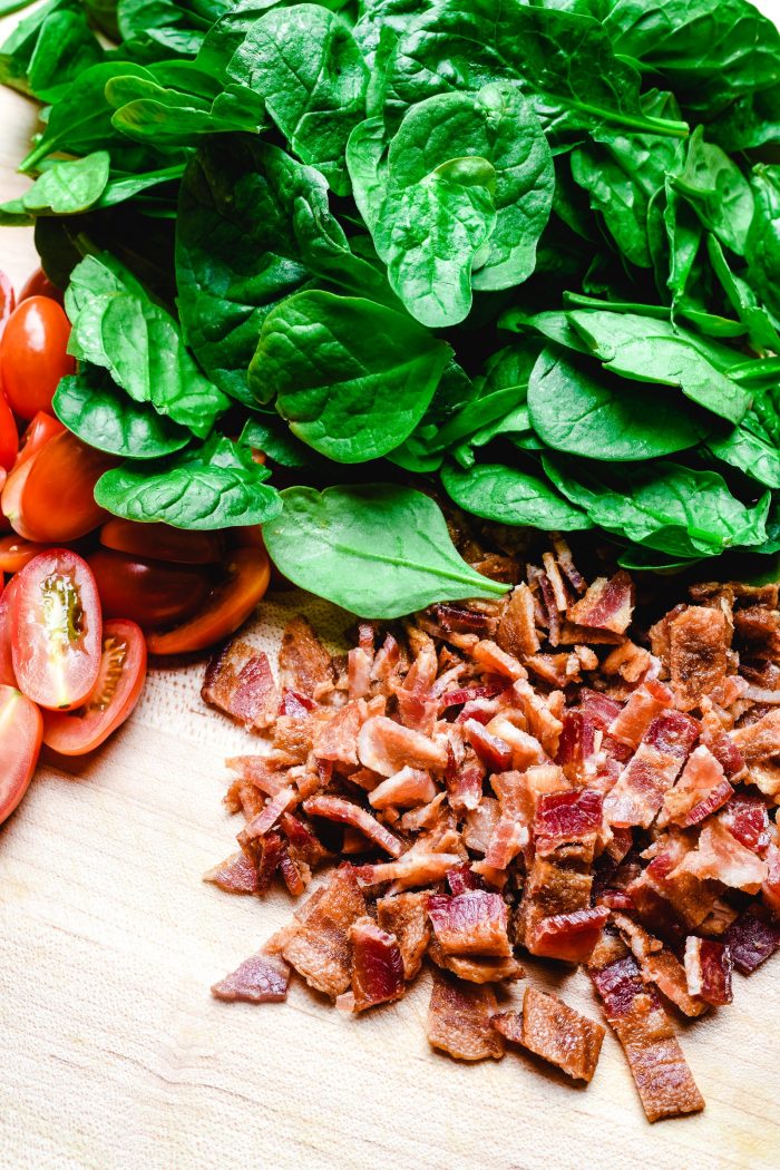 BLT Pasta Salad Recipe - Everyone's favorite bacon, lettuce, and tomato has a fresh spin in this pasta salad recipe. Perfect for lunch or a light supper! // addapinch.com