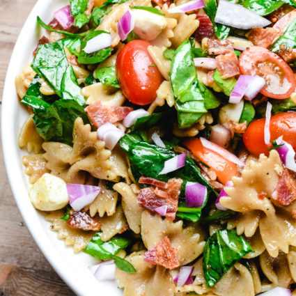 BLT Pasta Salad Recipe - Everyone's favorite bacon, lettuce, and tomato has a fresh spin in this pasta salad recipe. Perfect for lunch or a light supper! // addapinch.com