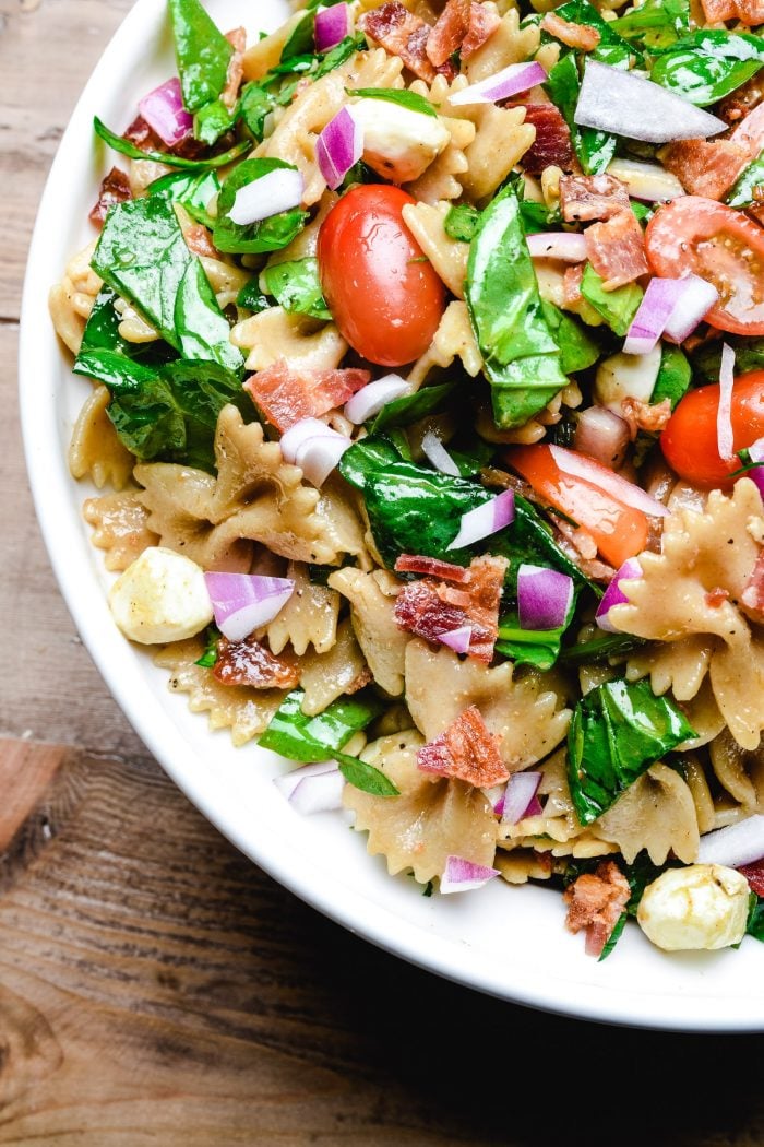 BLT Pasta Salad Recipe - Everyone's favorite bacon, lettuce, and tomato has a fresh spin in this pasta salad recipe. Perfect for lunch or a light supper! // addapinch.com