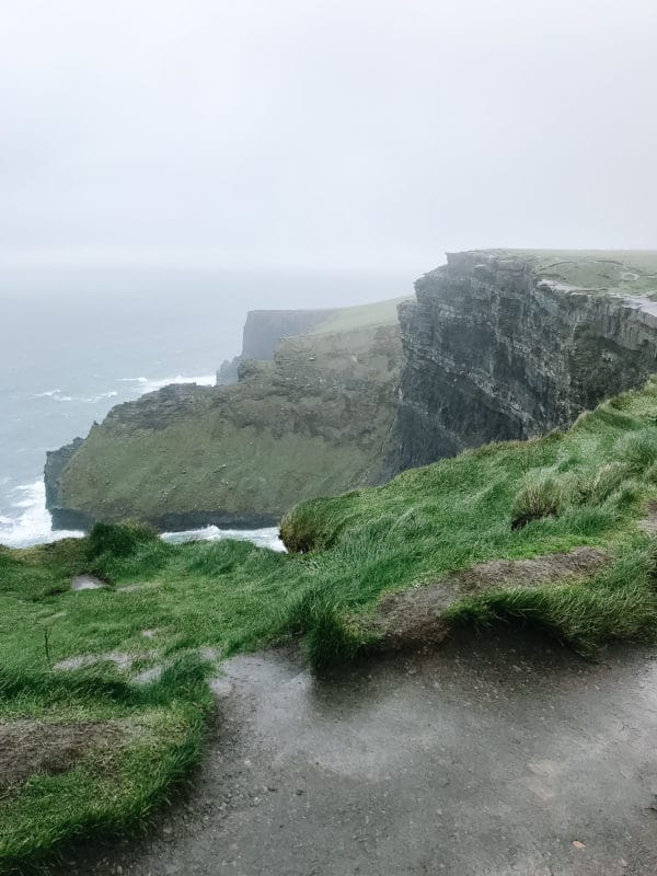Ireland is a breathtakingly beautiful place filled with history, culture, and sweeping landscapes. You could spend days exploring, but here are my top stops for quick trips! // addapinch.com