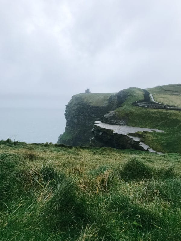 Ireland is a breathtakingly beautiful place filled with history, culture, and sweeping landscapes. You could spend days exploring, but here are my top stops for quick trips! // addapinch.com