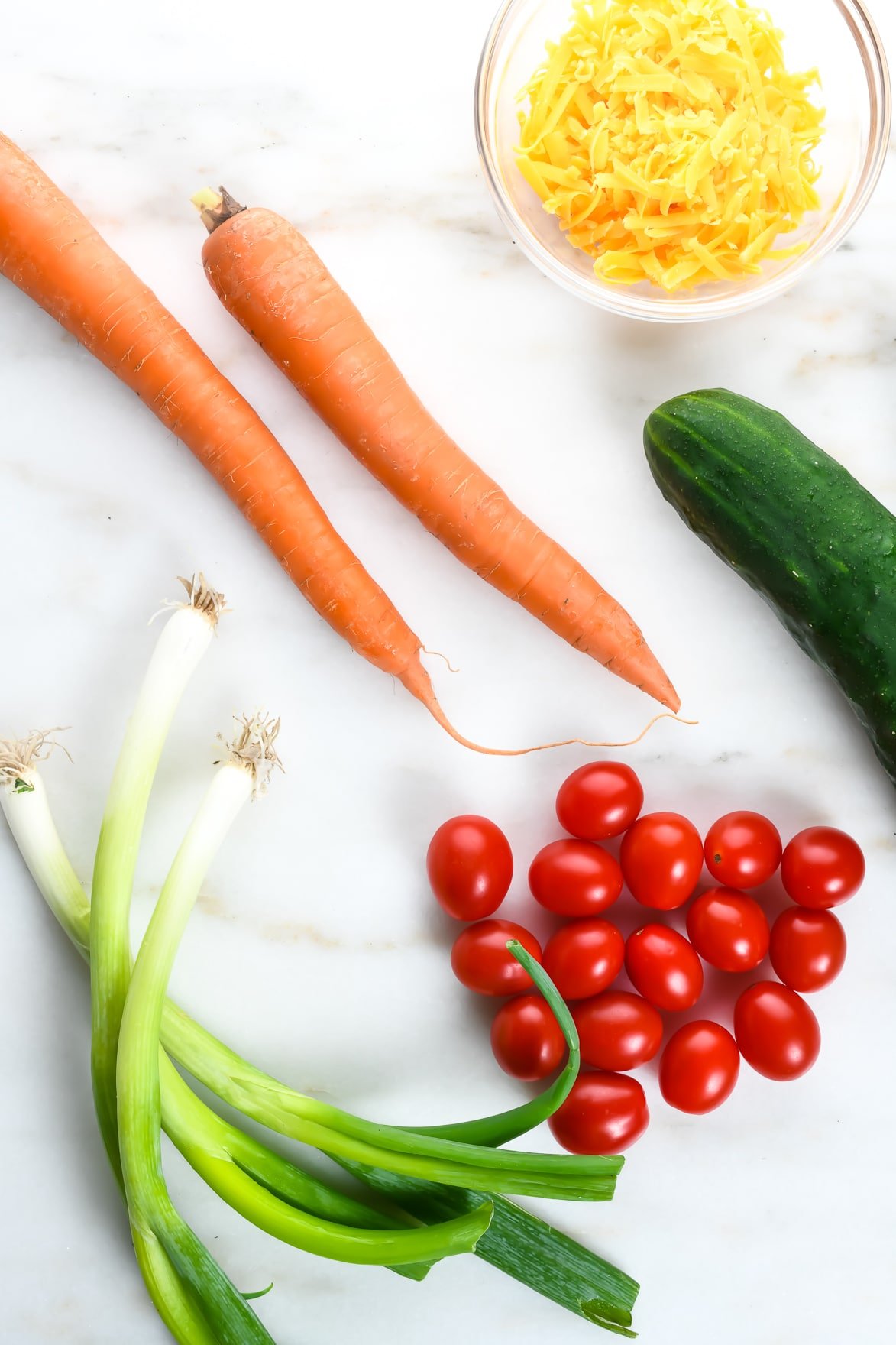 This simple salad recipe makes the best house salad that goes with anything! Made with simple greens and add-ins, this is the side salad of all side salad recipes!  // addapinch.com